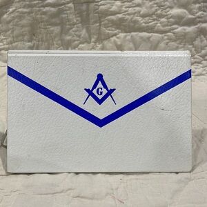 Freemason book : The craft and its symbol by Allen E Robert’s